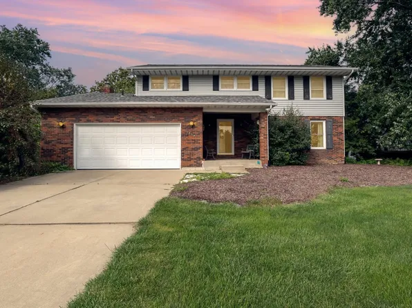 1717 Briarcliffe Ct, Chesterton, IN 46304