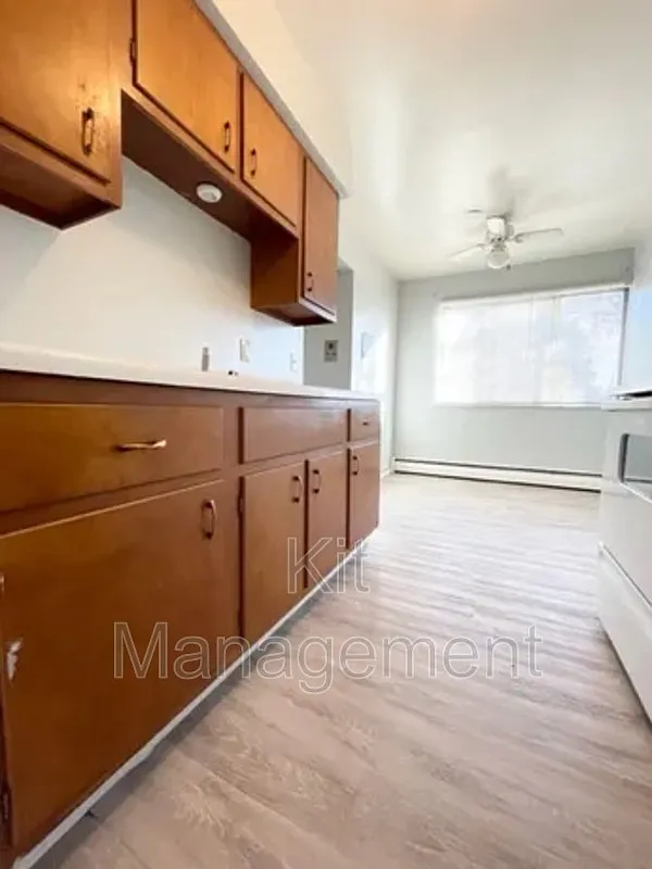 Charming Studio Near University 406 Burbank Drive, Toledo | $595/mo | 500 sq ft — Photo 4