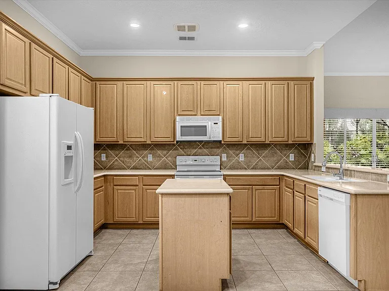 10674 Woodchase Cir — Photo 23
