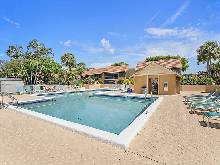 11230 Green Lake Dr #204 — Photo 35