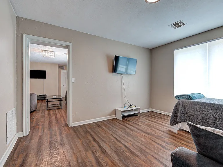 2801 Croydon Ct — Photo 16