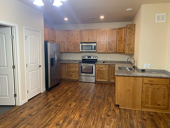 4th image of 4672 W 20th St Building 16-1611