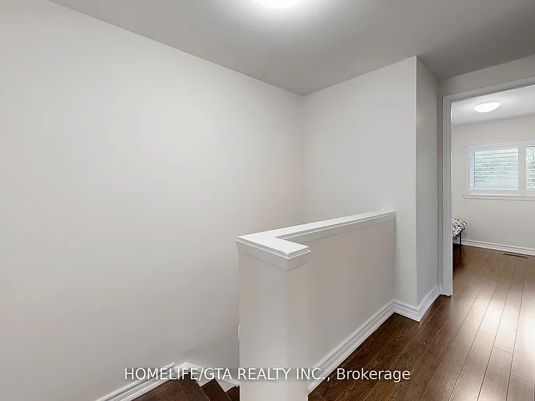 8 Whiteleas Ave — Photo 24