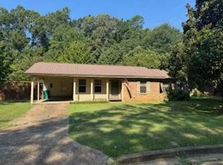 1240 Westview Cv, Grenada, MS 38901