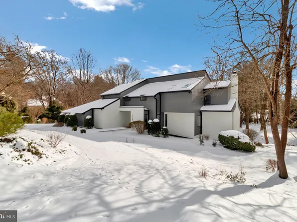 11119 Sweetwood Ln, Oakton, VA 22124