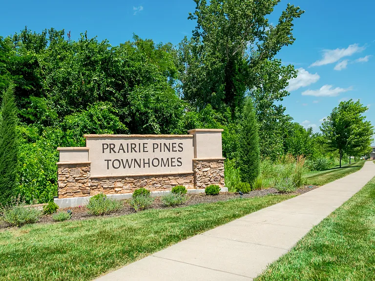 Prairie Pines Townhomes — Photo 4