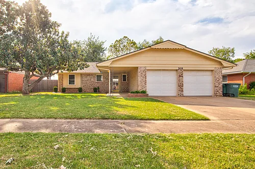3129 Beverly Dr Photo 1