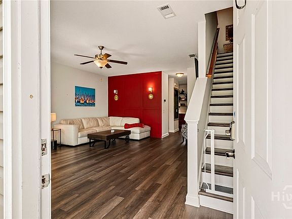 4th image of 322 Laurel Oak Lane