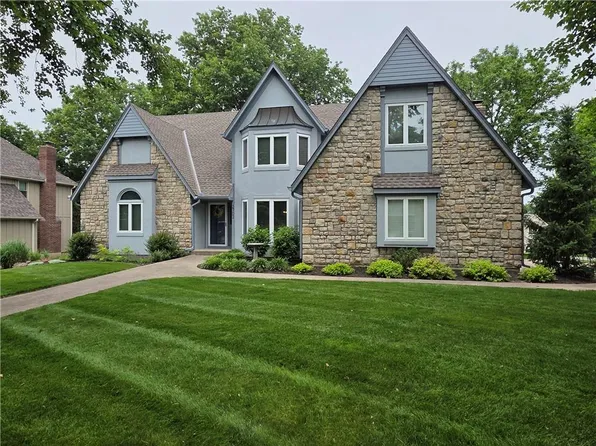 2702 NW Cedar Brk, Lees Summit, MO 64081