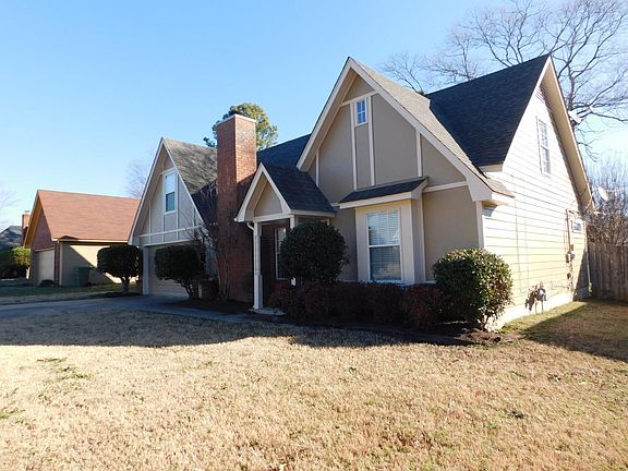 3rd image of 4800 Barkshire Dr