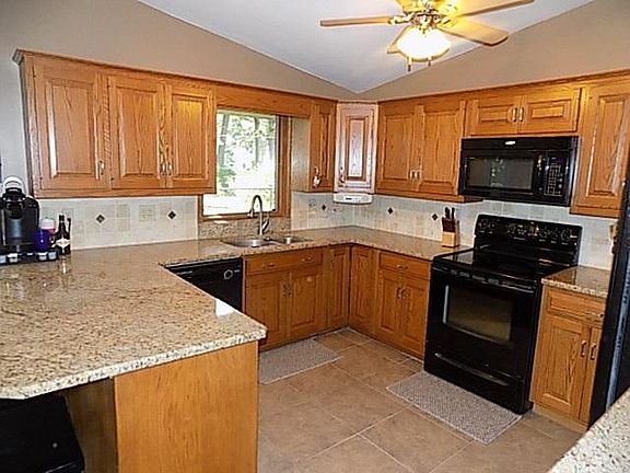 3rd image of 23262 Forest Ln