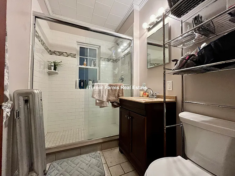 158 W Adams St #2 — Photo 6