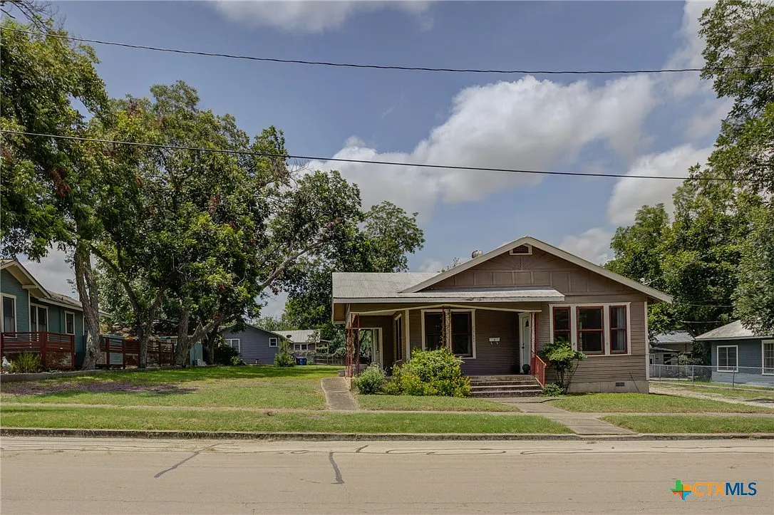 Building Photo - 262 Clemens Ave