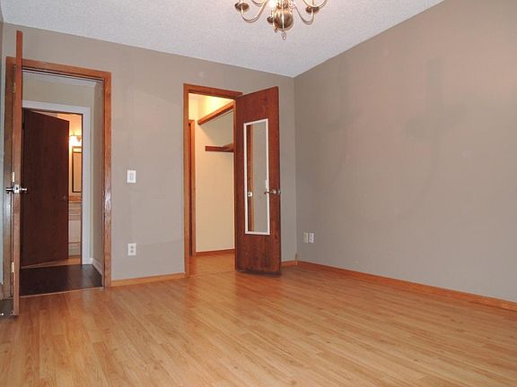 5th image of 869 125th Ln NE