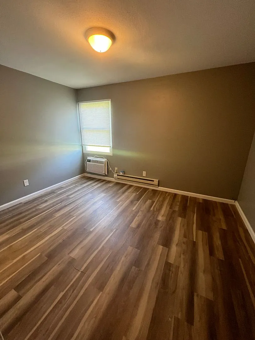 1, 2 and 3 bedroom units available! — Photo 3