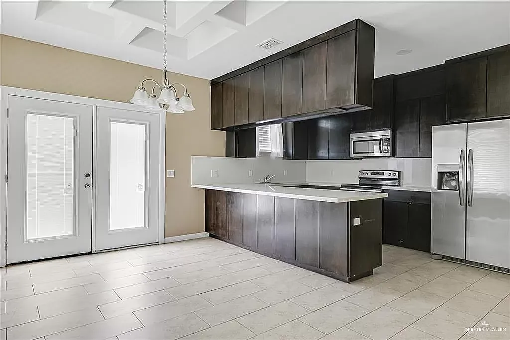 3 bed, 1150 sqft, $1,200 — Photo 1