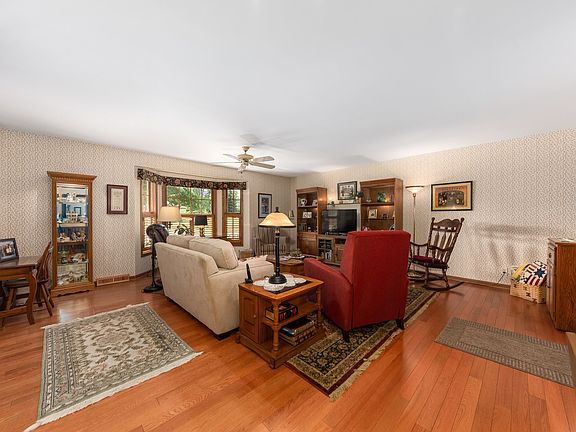 3rd image of 23818 W Getson Ave