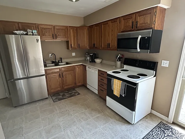 603 Dianne Ct — Photo 5