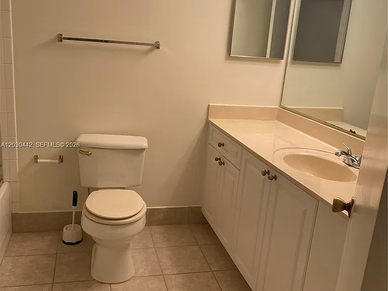 300 Crestwood Ct N #310 — Photo 11