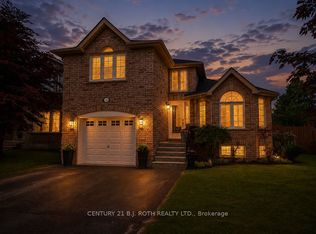 30 McAvoy Dr, Barrie, ON L4N 0P8