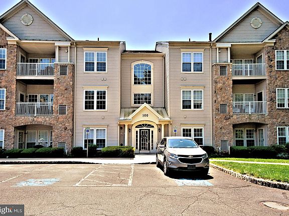 2nd image of 100 Douglas Fir Dr APT 104