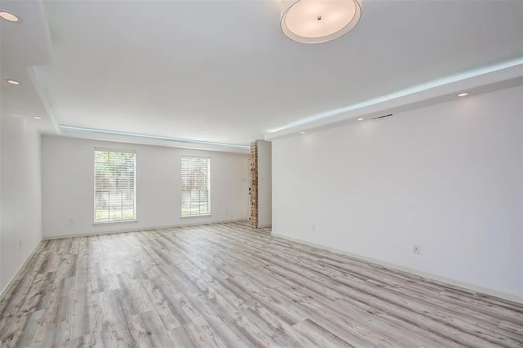 3 bed, 2.5 bath, 1840 sqft, $2,150 — Photo 3