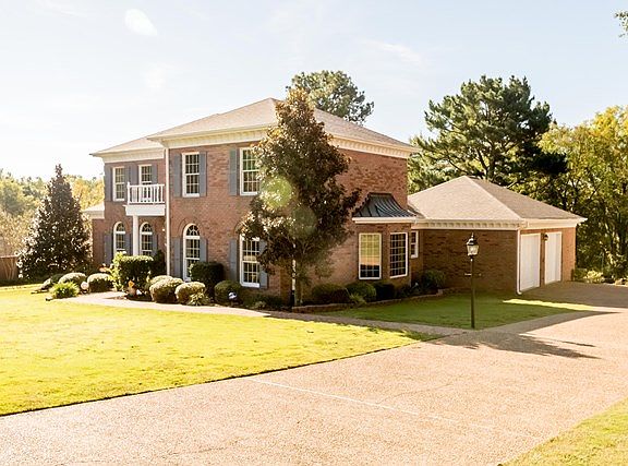2nd image of 1680 Saint Andrews Dr