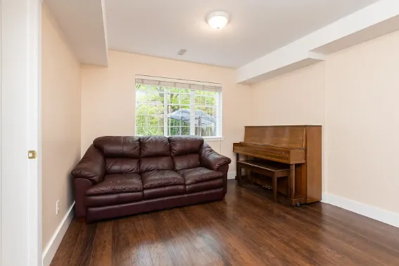 2733 Parkway Dr #1 — Photo 6