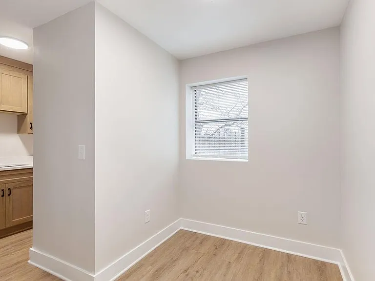 396 Linden Ave NE #105 — Photo 9