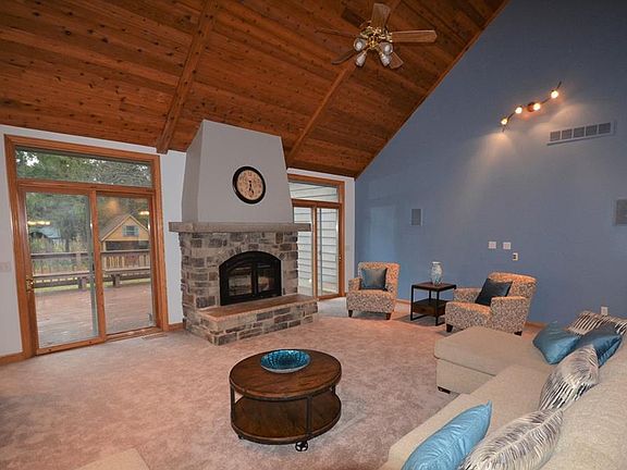 5th image of 39439 Evergreen Dr