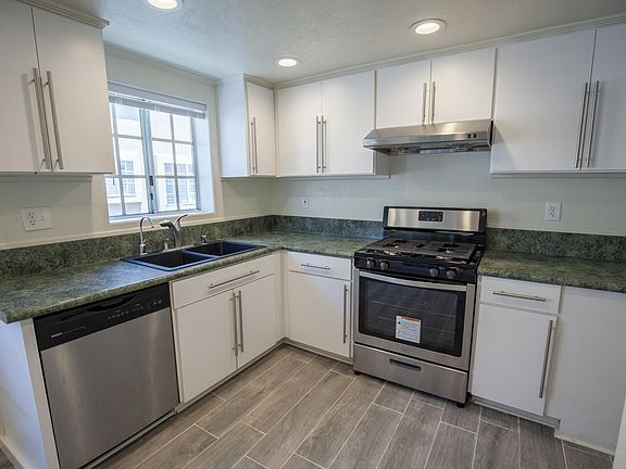 5th image of 1731 W 149th St Unit D