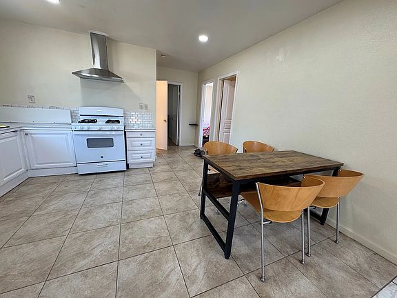 2nd image of 3933 Hope St #2