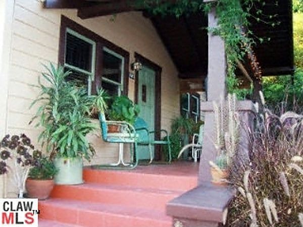 1st image of 1647 Edgecliffe Dr
