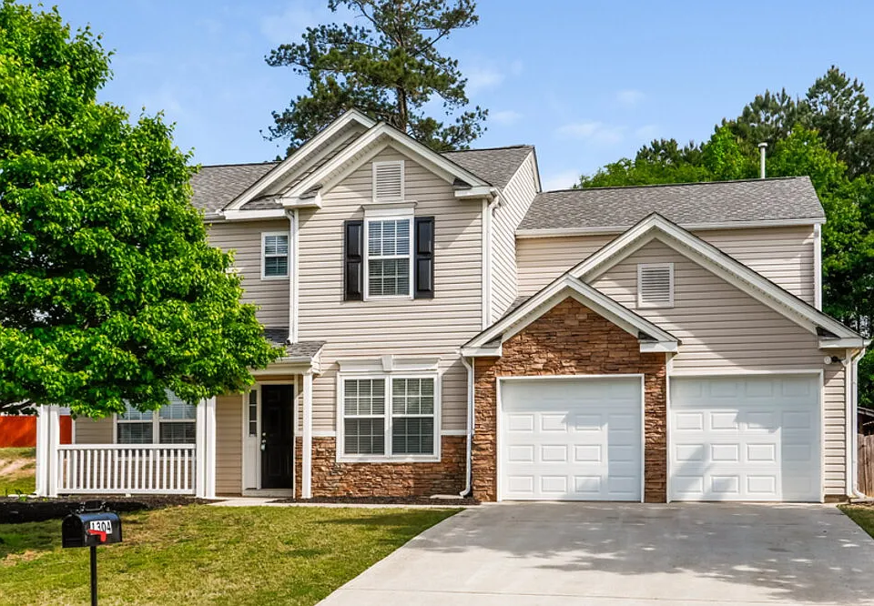 1304 Ivey Pointe Dr