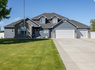 3302 Mount Daniel Dr, West Richland, WA 99353