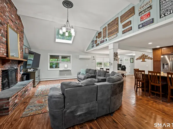 1968 Chalker Hill, Glastonbury, CT 06033