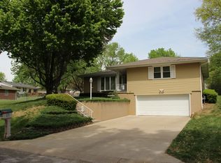 1403 Lion Rd, Saint Joseph, MO 64506