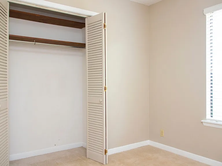 809 Bishop Cir — Photo 14