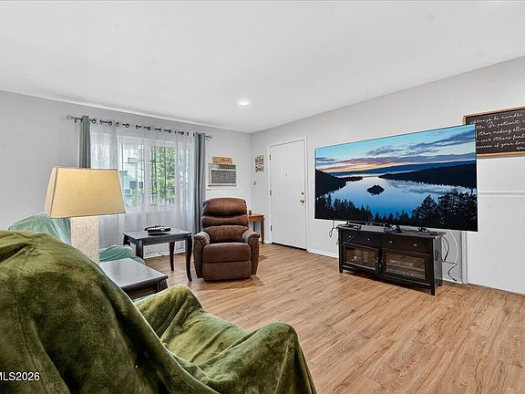 4th image of 1945 4th St APT 9