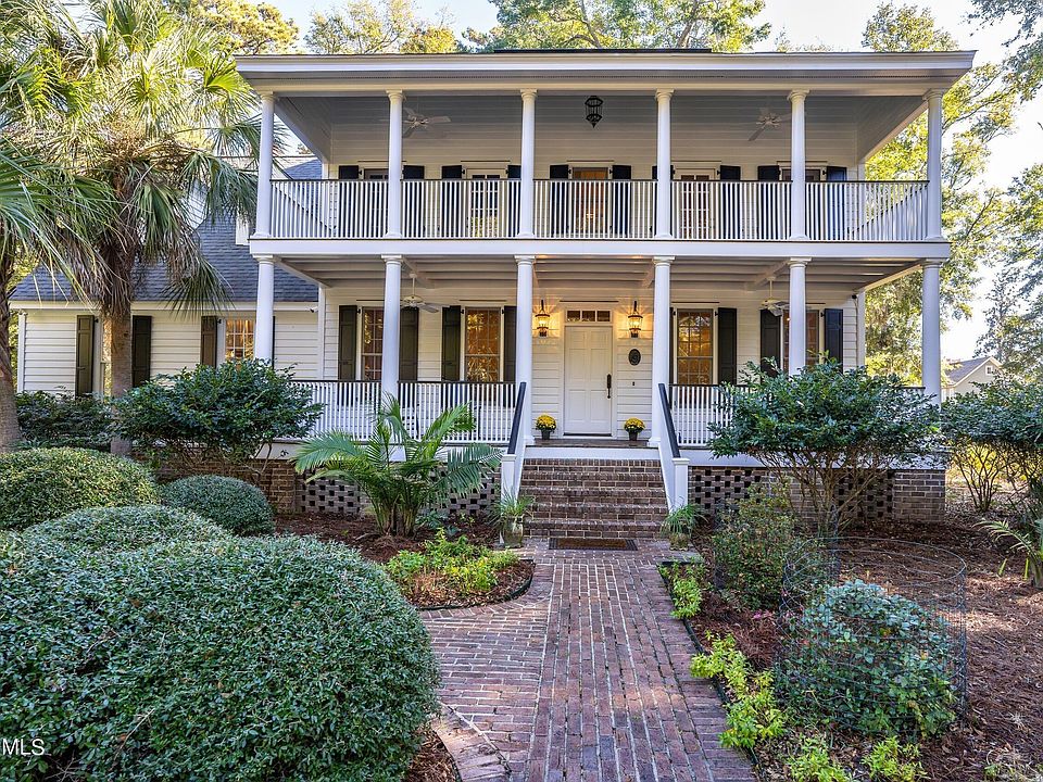 1st image of 110 Palmetto Place