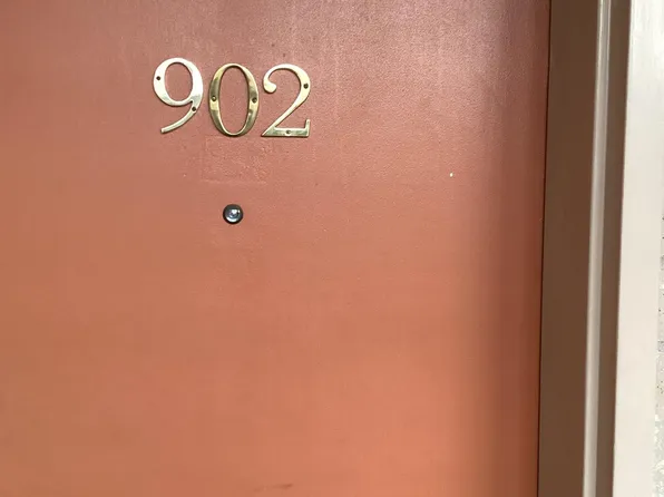 619 King St APT 902, Columbia, SC 29205