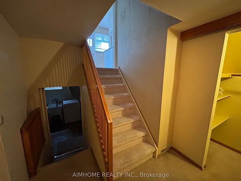 29 Snowshoe Cres — Photo 14