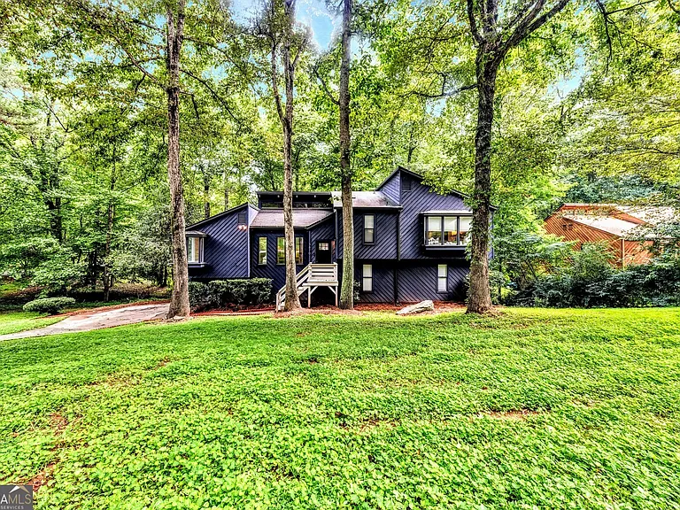 3870 Northpoint Dr — Photo 30