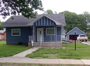 415 W 3rd St, Miltonvale, KS 67466