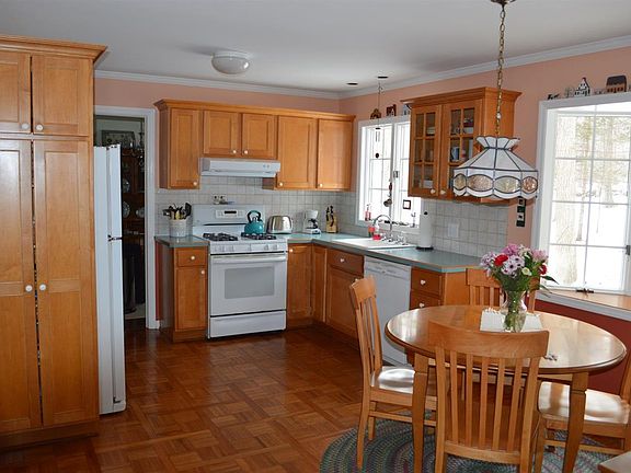 3rd image of 23 Haviland Dr