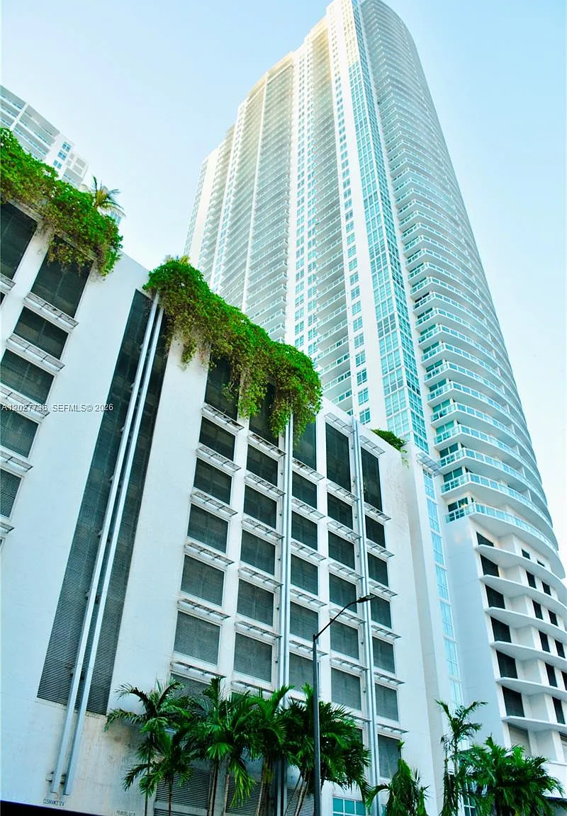 The Plaza At The Brickell — Photo 2