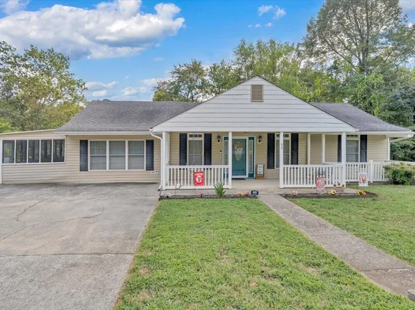 60 Upland Dr, Salem, VA 24153