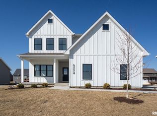 6574 Pelican St, Bettendorf, IA