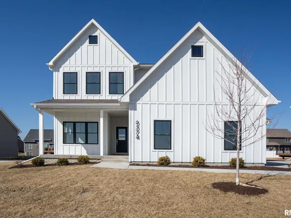 6574 Pelican St, Bettendorf, IA 52722