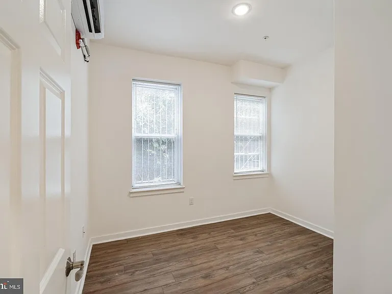 407 S 42nd St #3B — Photo 14